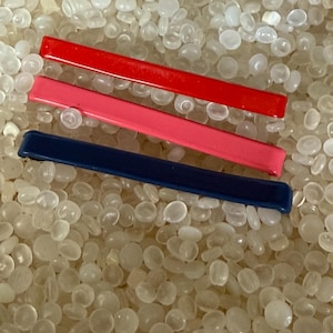 vintage barrettes, 1970s , narrow barrettes,GOODY STAY TIGHT, yred, pink and dark blue ,slender barrette, h84