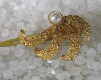 vintage barrette beautiful gold fan shape  and fake pearl