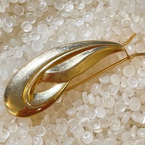 vintage barrette, gold tone metal  art Nouveau style,