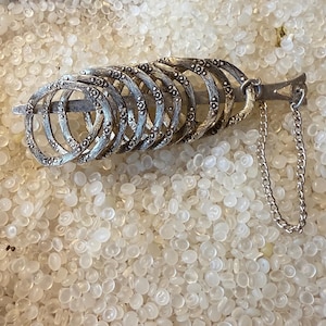 vintage hair barrette ,circle  barrette, spiral circle enter twined, soft silver tone metal , hair slide, slide bar,kk3