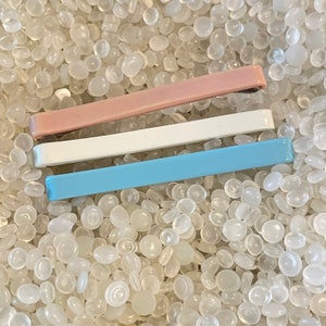 vintage barrettes, 1970s , narrow barrettes,GOODY STAY TIGHT,blue ,white and pink slender barrette,t38