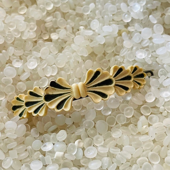 Vintage hair barrette ,white - Gem