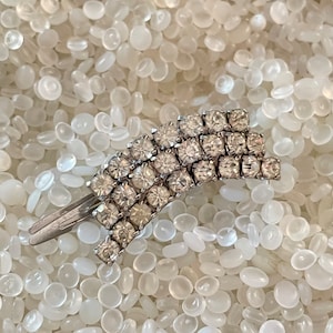 vintage barrette, vintage hair clip, rhinestone barrette, vintage 1950 style, pronged rhinestones, crescent shape