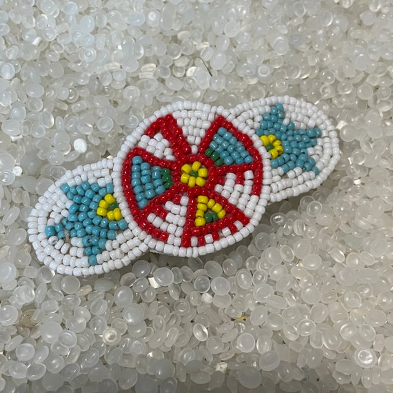 Vintage barrette ,Native American hand beaded barr