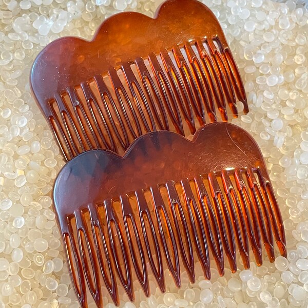 Vintage Pair Hair Combs  Faux Tortoiseshell  Brown combs scallops on top,F13