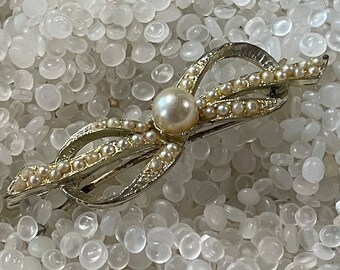 vintage barrette, gold bow,pearl center,  molded metal hair barrette, vintage 1960s barrette,ribbon style bow, b14