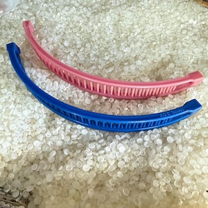 Vintage 1980&#39;s cascade clip, banana hair clip,ponytail holder barrette, pink and blue hair clips , faux hawk style, tw5