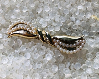 Beautiful faux pearl goldtone bow barrette 1 pc of Hair Barrette Crafted with artificial pearls gold  main image 4