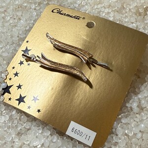 vintage barrette,gold hair clips ,on original card, GOLD TONE hair pins, vintage 1970s retro hair style,wt4
