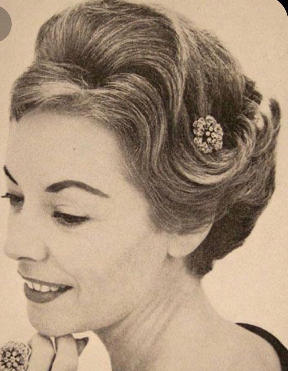vintage hair clip , beautiful  silver tone rhines… - image 2