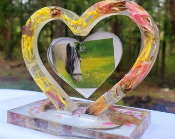 Horse Mane and Tail Wild Flower Preservation Resin Encapsulation Heart Photo Frame Pet Memorial Hair Fur