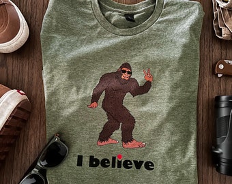 I BELIEVE IN BIGFOOT // Unisex Tee
