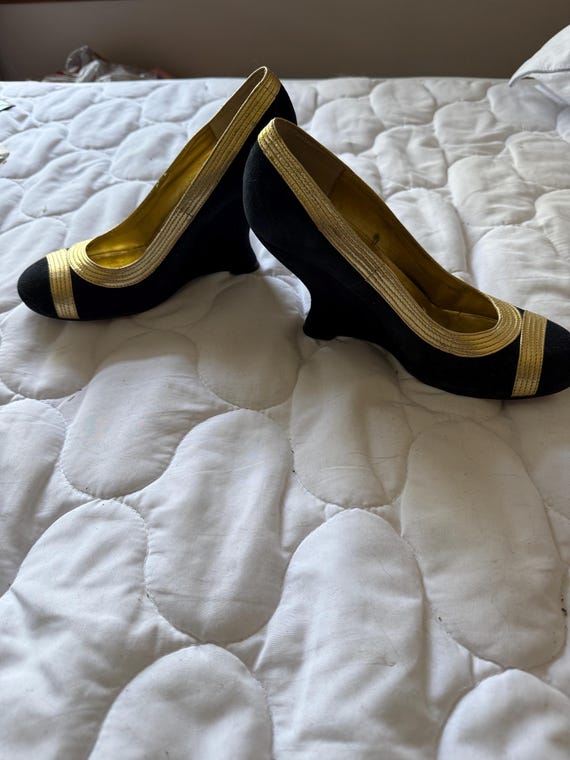 Unique Shapely Wedge Pumps - image 1