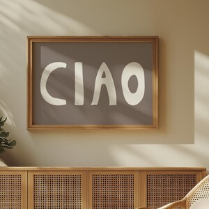 CIAO ポスター - ライトブラウンの Ciao プリント、レトロなイタリアン ウォール アート、美的ウォール アート、カフェ ラテ ブラウン アート、バー カートの装飾、タイポグラフィ ポスター