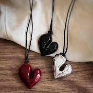 Heart Choker Necklace | Red & Silver Heart Pendant Choker Necklace | Vintage 80s Chunky  Jewellery | Gift For Him/Her | Minimalist Necklace