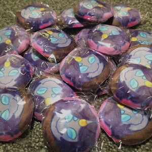 ENCOMENDADO - Botão de Pelúcia Macio e Macio do Sebastian Solace Tinback do Roblox (EM PRÉ-VENDA)