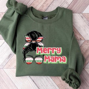 Merry Mama Christmas Shirt - Festive Holiday Mom Sweatshirt - Funny Christmas Mom Gift - Stylish and Cozy Mama Tee - Fun Gift for Her