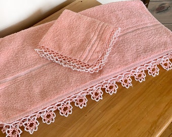 Vintage Cannon Crochet Lace Bath Towel Set - Pink and White Bath Towels - Vintage Bathroom Towel Set