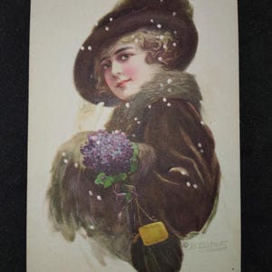 Glamour .Beauty Lady In Snow Fur Coat HAT & MUFF par B. Tichtman 1909 Carte postale