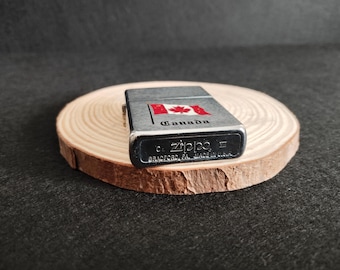 Briquet ZIPPO.Bradford,PA.1991.Drapeau Zippo Canada. Briquet Zippo - À collectionner.