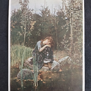 Cartolina URSS.Pubblicazione della Galleria Statale Tretyakov. Mosca 1930. V.M. Vasnetsov Alyonushka.