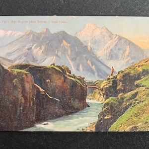 Postkarte aus dem zaristischen Russland. Militärische Georgische Straße. Bereg des Flusses Terek in der Nähe des Bergs Zion.