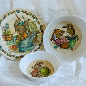 Vintage Oneida Deluxe Set of 3 Peter Rabbit Melamine Children&#39;s Dishes- Collectible Kitsch Rabbit Storybook Kids&#39; Plates and Bowls, Retro