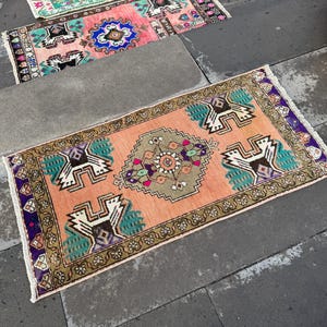 Handmade Turkish Wool Rug: Vintage Anatolian Doormat (1.7x3.1 ft)