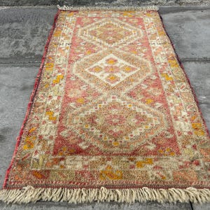 Handmade Turkish Wool Rug: Vintage Pastel Doormat (1.7x2.9 ft)