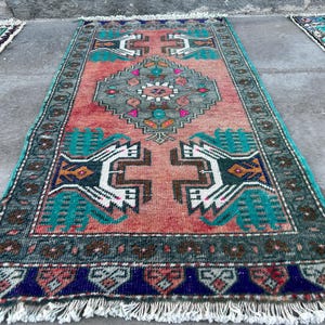 turkish small vintage rug - bath mat rug -  handmade  small carpet - entrance small rug - oushak  rug - decorative small rug -  1.9 x 3.4 ft