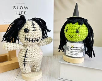 かわいいかぎ針編みのブードゥー人形と緑の魔女人形、かぎ針編みの魔女、机の装飾、ホラー人形のかぎ針編み、友達への面白いギフト
