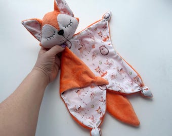 Manta de apego para bebé con forma de zorro