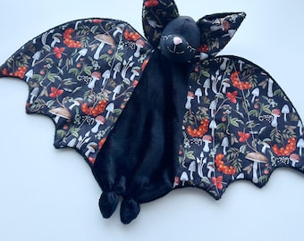 Manta de bebé murciélago con hongos, regalo para baby shower y guardería con hongos en el bosque, regalo para bebé brujita, bebé mago mágico, escuela de magia