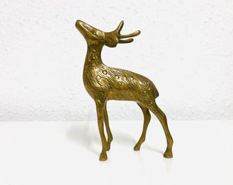 真鍮製の置物、真鍮鋳造の置物、真鍮製の鹿、古びた真鍮製の鹿の像
