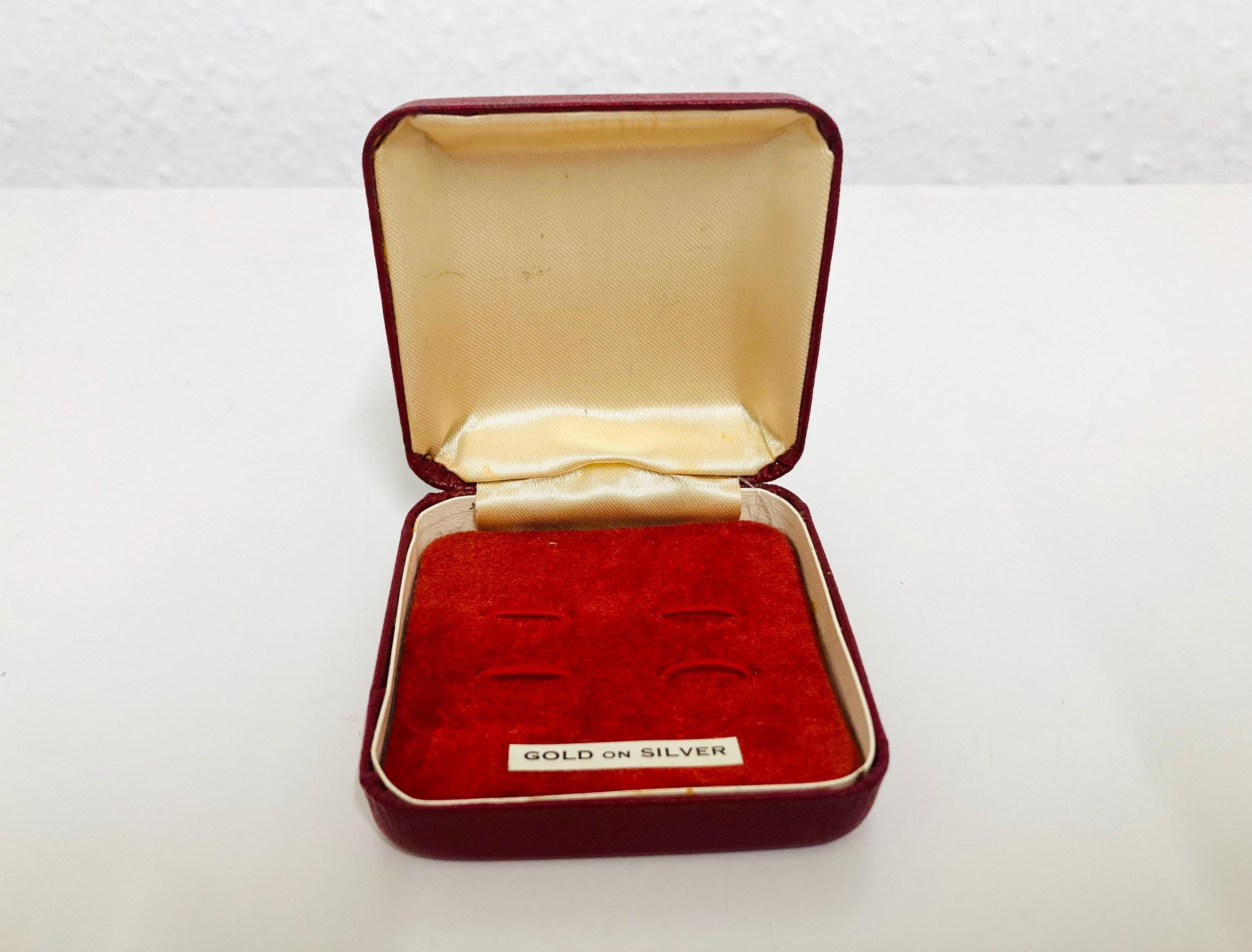 Vintage red jewellery box in perfect vintage condition