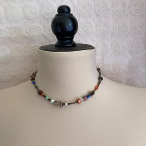 Choker necklace, small pearls.