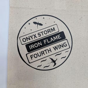 Vierter Flügel Buchstapel SVG- und PNG-Dateien