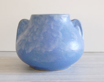 blue pottery planter, vintage blue pottery planter, vintage 40s pottery planter, vintage periwinkle pottery planter, vintage pottery vase