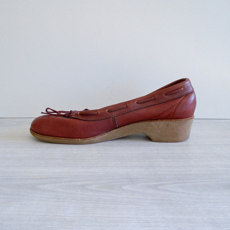 leather bass loafers sz 8 vintage 70s shoes vintage wedge heels gum sole shoes bass wedge loafers vintage loafers vintage bass shoes