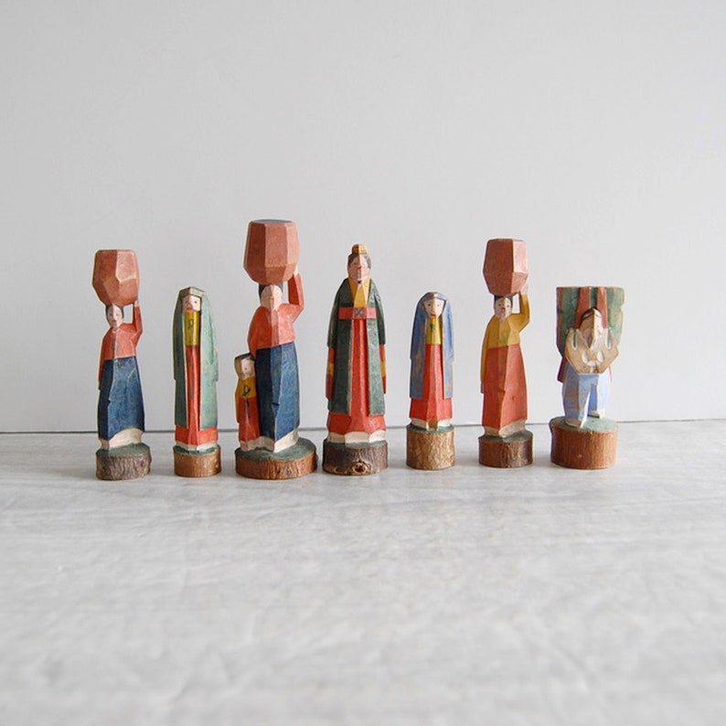 carved wood figurines, vintage carved figures, vintage carved wood dolls, vintage carved wood figurines, vintage folk art dolls, play set