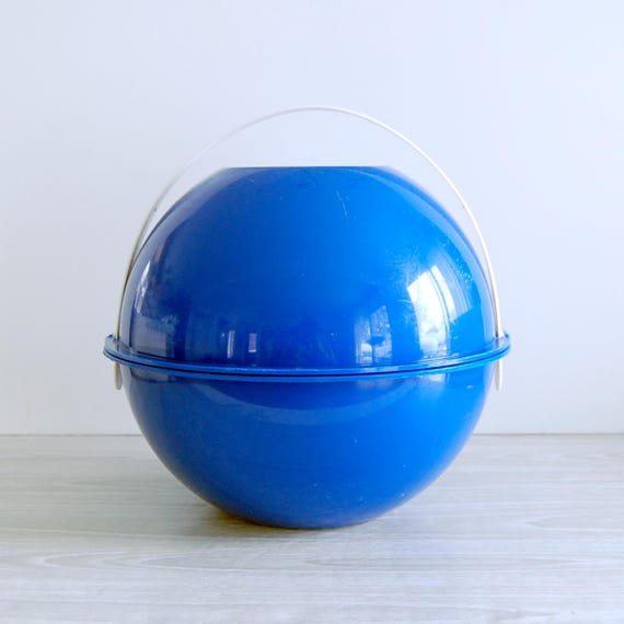 Ingrid of Chicago Party Ball – Vintage Plastic Picnic Dishes – 80s Postmodern Camping Set