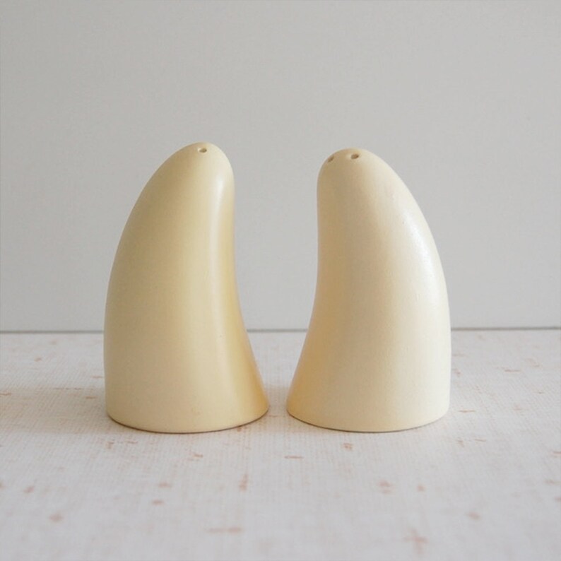 faux tusk salt & pepper shakers, vintage whale salt pepper shakers, vintage nautical salt pepper shakers, vintage boat salt pepper shakers image 4