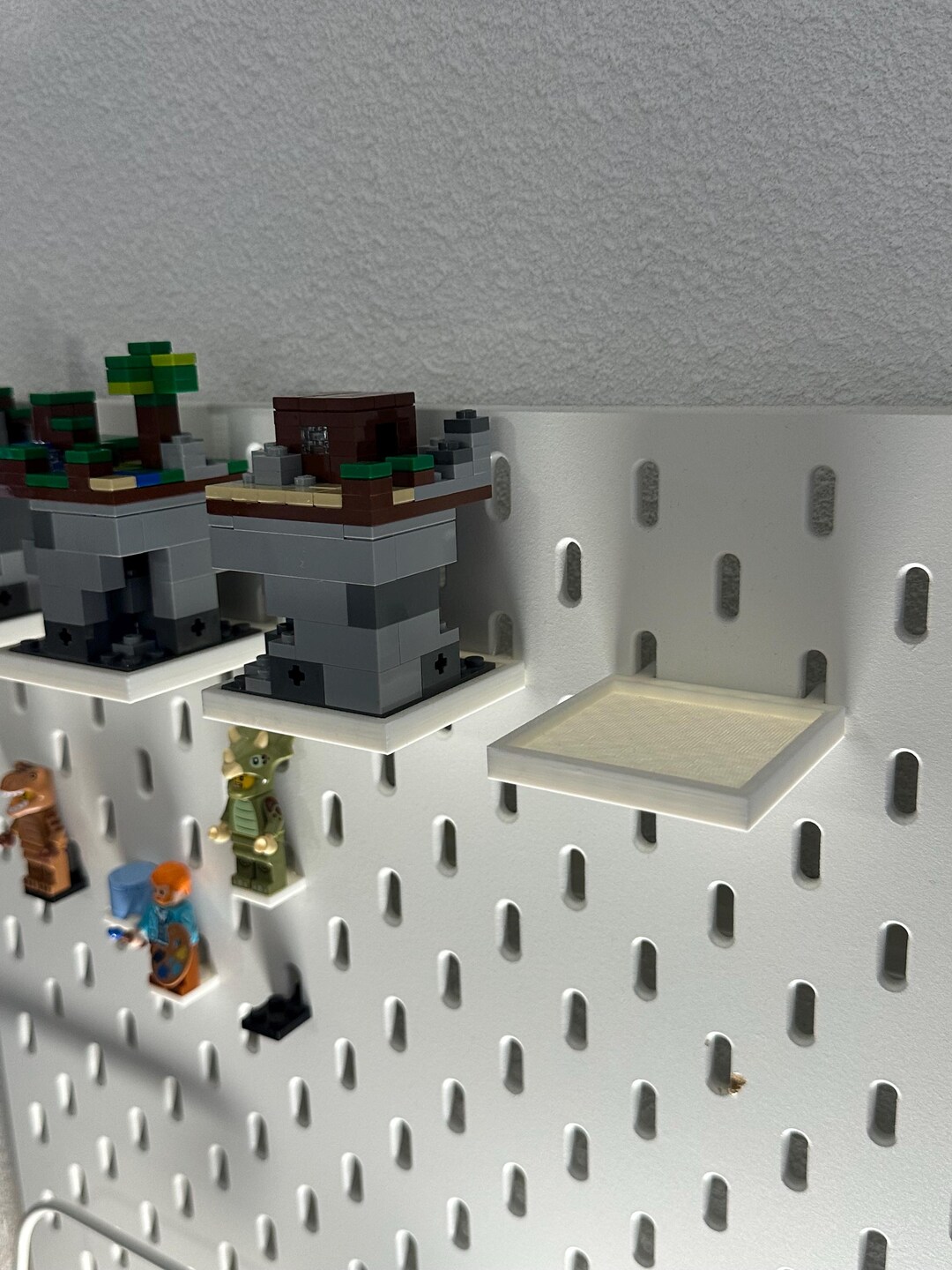 LEGO Brickheadz Holder for IKEA Skadis Pegboard | Wall Display Mount ...