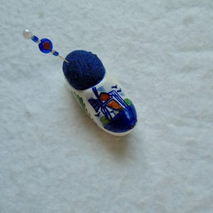 Shoe Pincushion / Collectors Pincushion / Specialty Pincushion / Pincushion