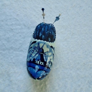 Delft Blue Pincushion / Shoe Pincushion /  Pincushion