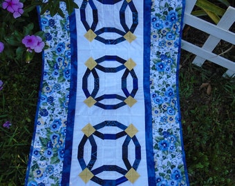 Blue and White Table Runner / Pansy Table Runner / Blue Table Linens / Double Wedding Ring Table Runner