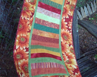 Fall Table Runner / Floral Table Runner / Quilted Table Runner / Daisy Table Runner