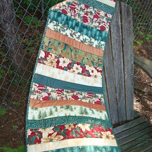 Christmas Table Runner / Quilted Table Runner / Red and Green Table Runner