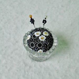 Black and White Floral Pincushion / Salt Cellar Pincushion / Collectors Pincushion / Pincushion