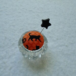 Black Cat Pincushion / Salt Cellar Pincushion / Halloween Pincushion / Collectors Pincushion / Specialty Pincushion